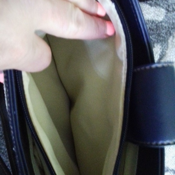 Authentic CarryLand Bag Size Medium Navy Blue - Picture 12 of 16